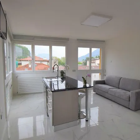 Uni Apartament *